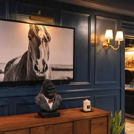 Sallymount House Villa