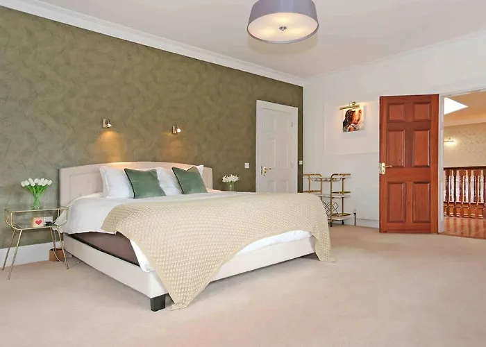 Sallymount House 빌라