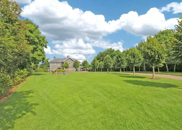 Sallymount House Villa *