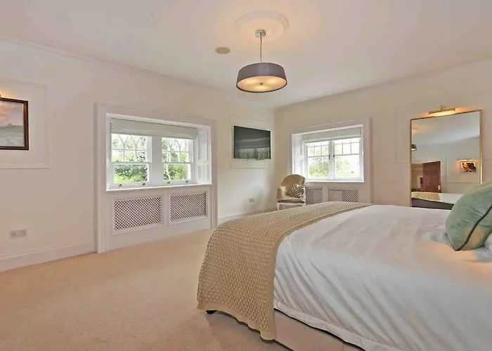 Sallymount House Villa