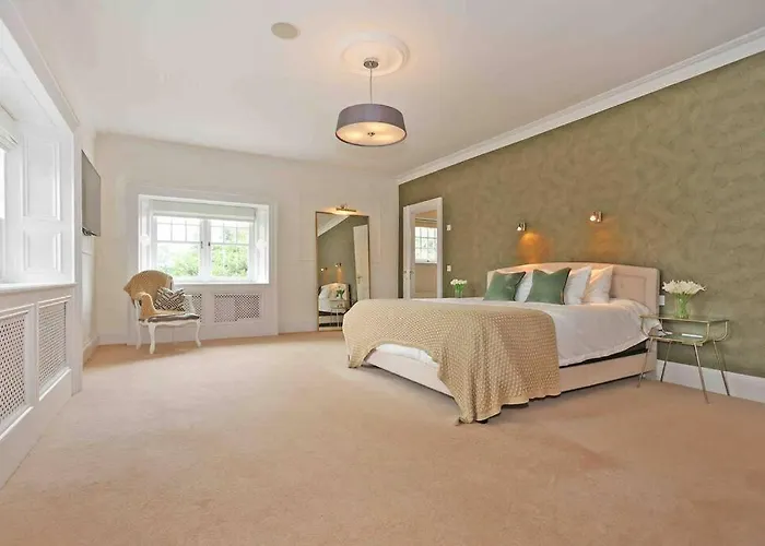 Villa Sallymount House *